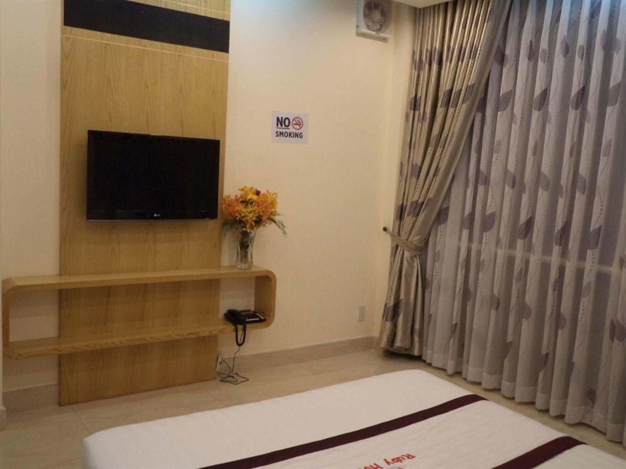 Ruby Hotel Хошимин Экстерьер фото